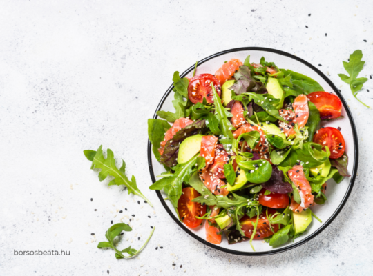 Fogyás-40-felett- tányér salátával